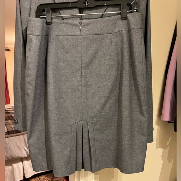 Tahari two piece light Grey suit with Skirt. - Picture 3 of 4